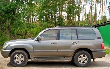 Toyota Land Cruiser 100 рестайлинг 2, 2002 год, 1 900 000 рублей, 10 фотография