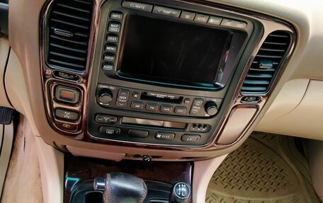 Toyota Land Cruiser 100 рестайлинг 2, 2002 год, 1 900 000 рублей, 14 фотография