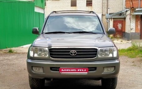Toyota Land Cruiser 100 рестайлинг 2, 2002 год, 1 900 000 рублей, 7 фотография