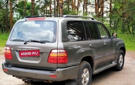 Toyota Land Cruiser 100 рестайлинг 2, 2002 год, 1 900 000 рублей, 6 фотография
