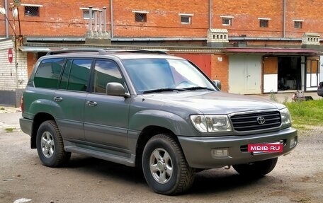 Toyota Land Cruiser 100 рестайлинг 2, 2002 год, 1 900 000 рублей, 5 фотография