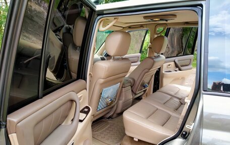 Toyota Land Cruiser 100 рестайлинг 2, 2002 год, 1 900 000 рублей, 24 фотография