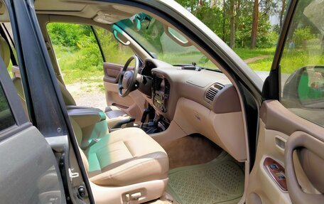 Toyota Land Cruiser 100 рестайлинг 2, 2002 год, 1 900 000 рублей, 21 фотография