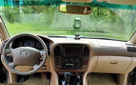 Toyota Land Cruiser 100 рестайлинг 2, 2002 год, 1 900 000 рублей, 23 фотография