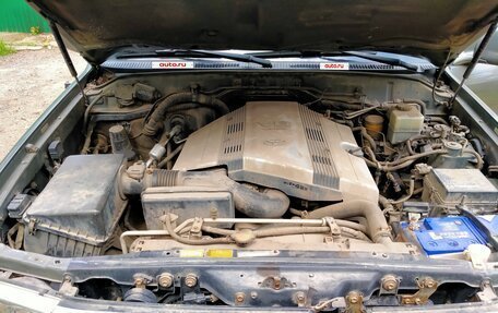 Toyota Land Cruiser 100 рестайлинг 2, 2002 год, 1 900 000 рублей, 26 фотография