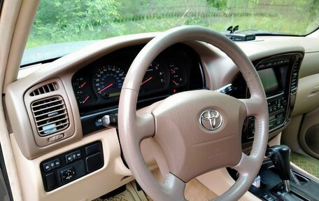Toyota Land Cruiser 100 рестайлинг 2, 2002 год, 1 900 000 рублей, 29 фотография