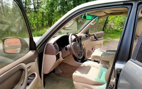 Toyota Land Cruiser 100 рестайлинг 2, 2002 год, 1 900 000 рублей, 31 фотография