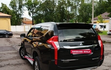 Mitsubishi Pajero Sport III рестайлинг, 2017 год, 3 100 000 рублей, 2 фотография