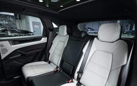 Porsche Cayenne III, 2025 год, 16 390 000 рублей, 27 фотография