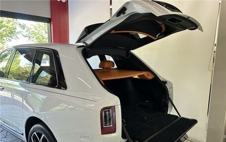 Rolls-Royce Cullinan, 2024 год, 44 350 000 рублей, 7 фотография