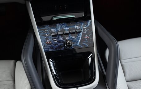 Porsche Cayenne III, 2025 год, 16 390 000 рублей, 18 фотография