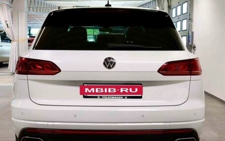 Volkswagen Touareg III, 2019 год, 7 850 000 рублей, 3 фотография