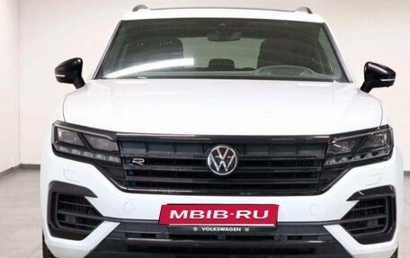 Volkswagen Touareg III, 2019 год, 7 850 000 рублей, 2 фотография