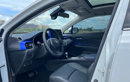 Toyota C-HR I рестайлинг, 2022 год, 1 575 027 рублей, 4 фотография