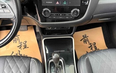 Mitsubishi Outlander III рестайлинг 3, 2021 год, 2 497 548 рублей, 10 фотография