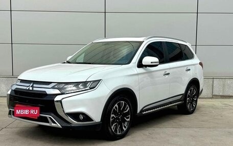 Mitsubishi Outlander III рестайлинг 3, 2021 год, 2 497 548 рублей, 3 фотография