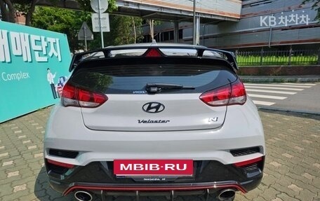 Hyundai Veloster II, 2022 год, 2 750 000 рублей, 4 фотография