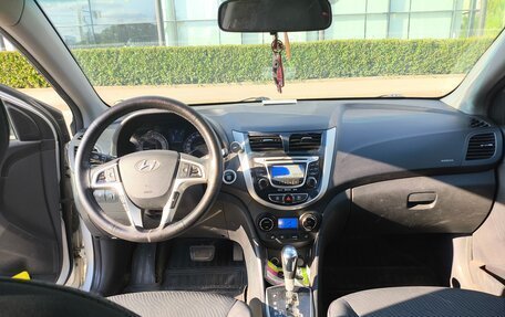Hyundai Solaris II рестайлинг, 2011 год, 650 000 рублей, 5 фотография