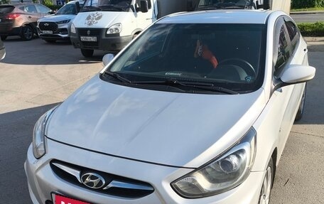 Hyundai Solaris II рестайлинг, 2011 год, 650 000 рублей, 7 фотография
