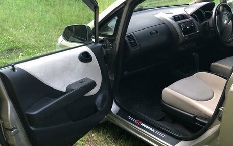Honda Fit III, 2004 год, 490 000 рублей, 10 фотография