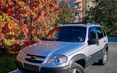 Chevrolet Niva I рестайлинг, 2012 год, 800 000 рублей, 3 фотография