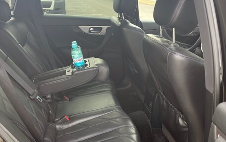 Infiniti QX70, 2014 год, 2 430 000 рублей, 9 фотография