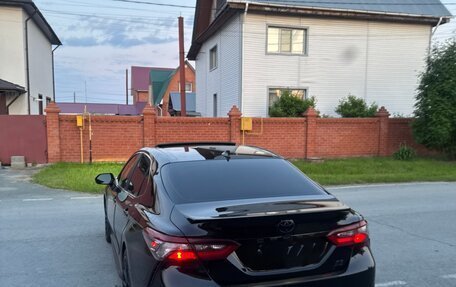 Toyota Camry, 2021 год, 3 250 000 рублей, 4 фотография