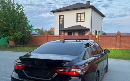 Toyota Camry, 2021 год, 3 250 000 рублей, 5 фотография