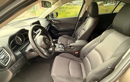 Mazda 3, 2015 год, 1 029 000 рублей, 24 фотография