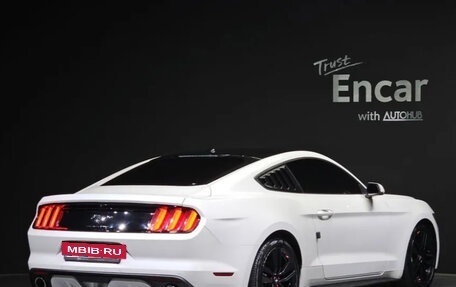 Ford Mustang VI рестайлинг, 2022 год, 2 970 000 рублей, 3 фотография