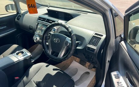 Toyota Prius Alpha I (ZVW40/41), 2019 год, 1 799 000 рублей, 10 фотография