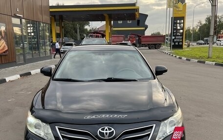 Toyota Camry, 2010 год, 1 600 000 рублей, 2 фотография