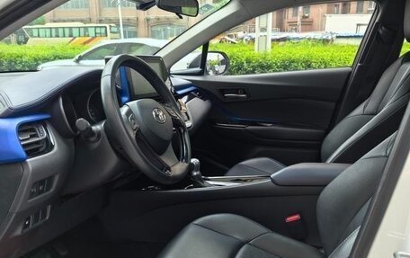 Toyota C-HR I рестайлинг, 2022 год, 2 223 334 рублей, 8 фотография