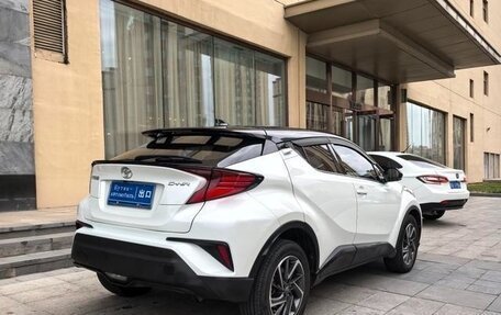 Toyota C-HR I рестайлинг, 2022 год, 2 223 334 рублей, 2 фотография