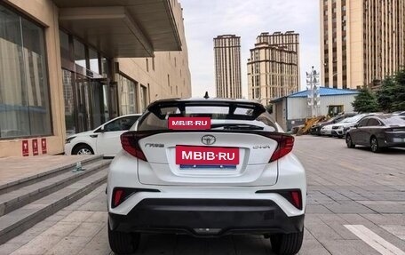 Toyota C-HR I рестайлинг, 2022 год, 2 223 334 рублей, 4 фотография