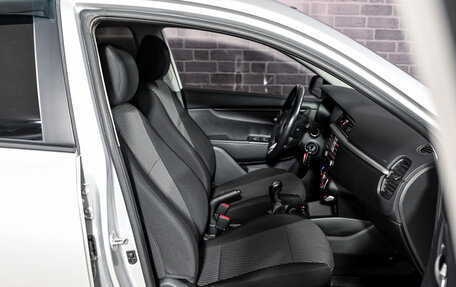 KIA Rio IV, 2017 год, 1 332 000 рублей, 10 фотография