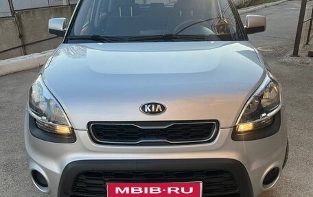 KIA Soul I рестайлинг, 2013 год, 990 000 рублей, 1 фотография