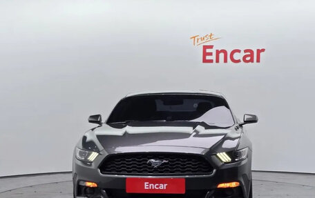 Ford Mustang VI рестайлинг, 2022 год, 2 950 000 рублей, 2 фотография