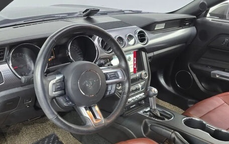 Ford Mustang VI рестайлинг, 2022 год, 2 950 000 рублей, 5 фотография