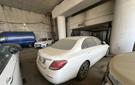 Mercedes-Benz E-Класс, 2018 год, 1 640 000 рублей, 3 фотография