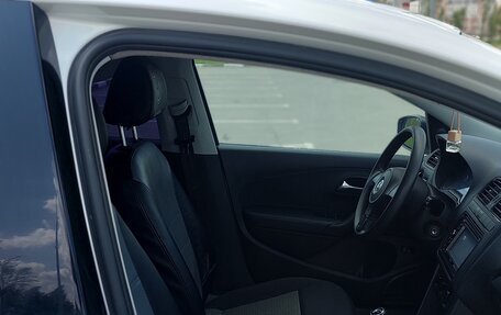 Volkswagen Polo VI (EU Market), 2012 год, 720 000 рублей, 28 фотография
