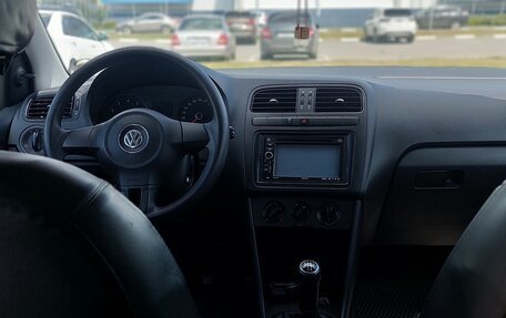 Volkswagen Polo VI (EU Market), 2012 год, 720 000 рублей, 33 фотография