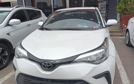 Toyota C-HR I рестайлинг, 2022 год, 1 843 000 рублей, 3 фотография