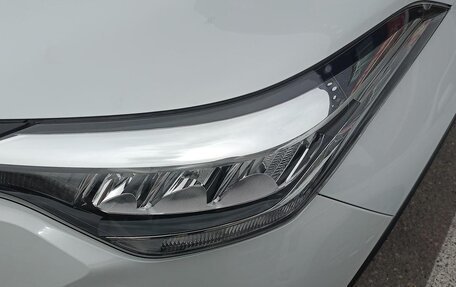 Toyota C-HR I рестайлинг, 2022 год, 1 843 000 рублей, 6 фотография