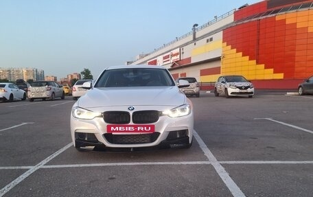 BMW 3 серия, 2017 год, 1 590 000 рублей, 11 фотография