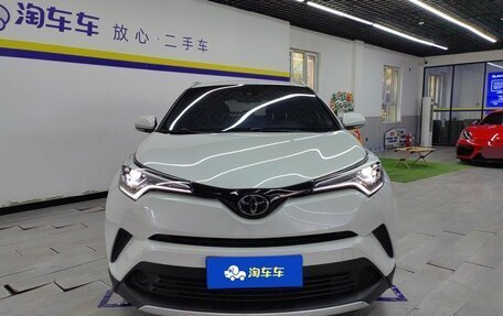 Toyota C-HR I рестайлинг, 2022 год, 1 893 000 рублей, 2 фотография