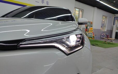 Toyota C-HR I рестайлинг, 2022 год, 1 893 000 рублей, 3 фотография