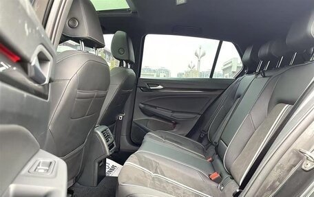 Volkswagen Golf VIII, 2021 год, 1 400 000 рублей, 5 фотография
