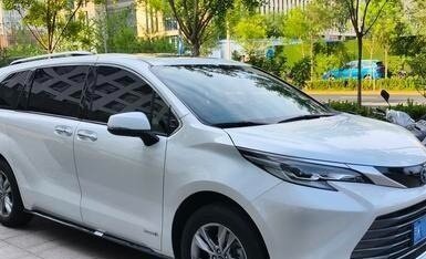 Toyota Sienna, 2021 год, 3 845 000 рублей, 4 фотография