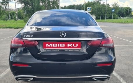 Mercedes-Benz E-Класс, 2021 год, 1 950 000 рублей, 3 фотография